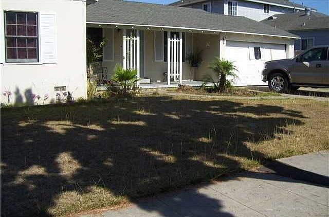 1st image of 745 2nd Ave