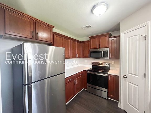 2nd image of 3229 Earlcastle Dr