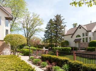 2500 Virginia Ln, Northbrook, IL