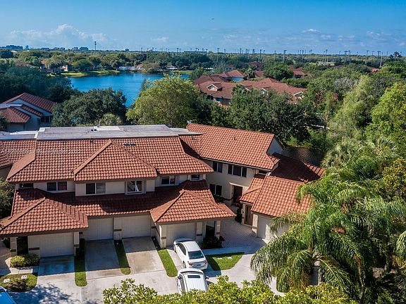 4th image of 9272 NW 9th Ct
