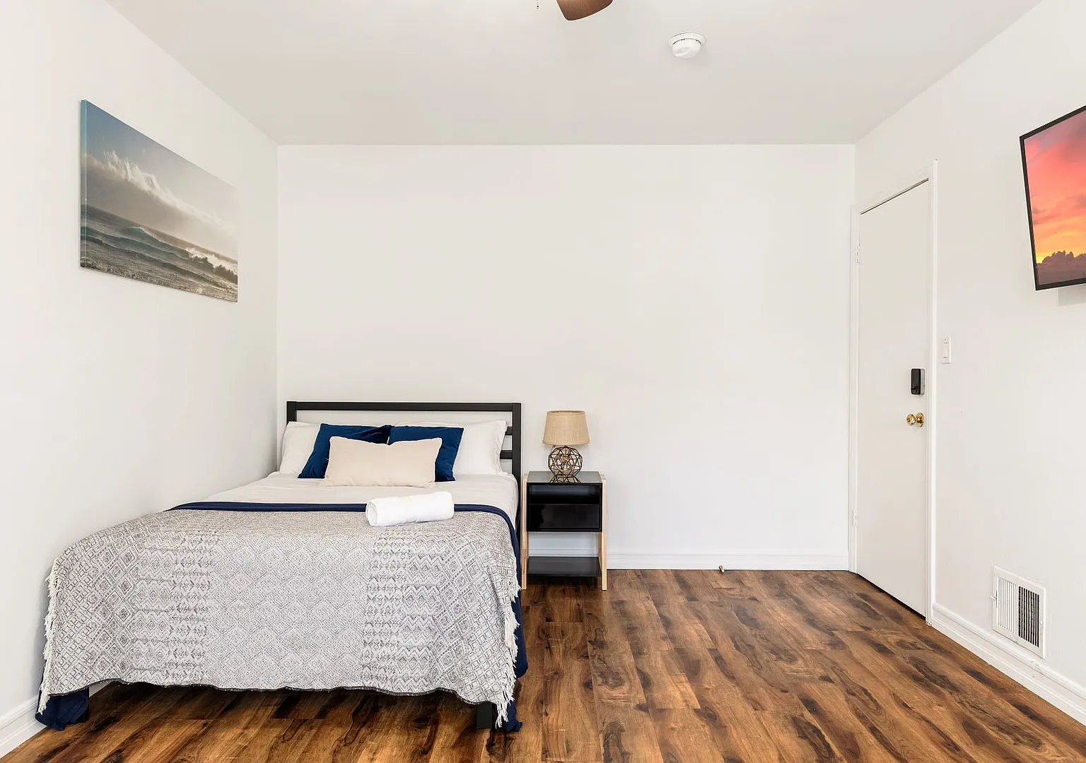 A 14-unit apartment with bathroom and fully functional kitchen at 515 Landfair — Photo 3