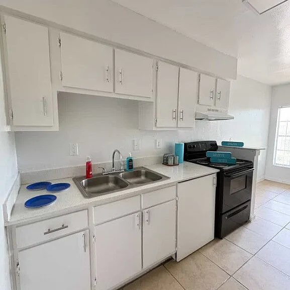 Inglewood Village Apartments — Photo 53