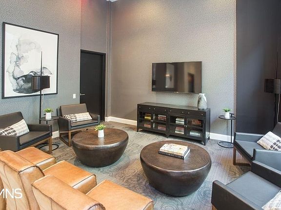 5th image of 4214 Crescent St APT 9C