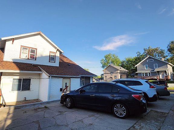 3rd image of 2301 Jones St