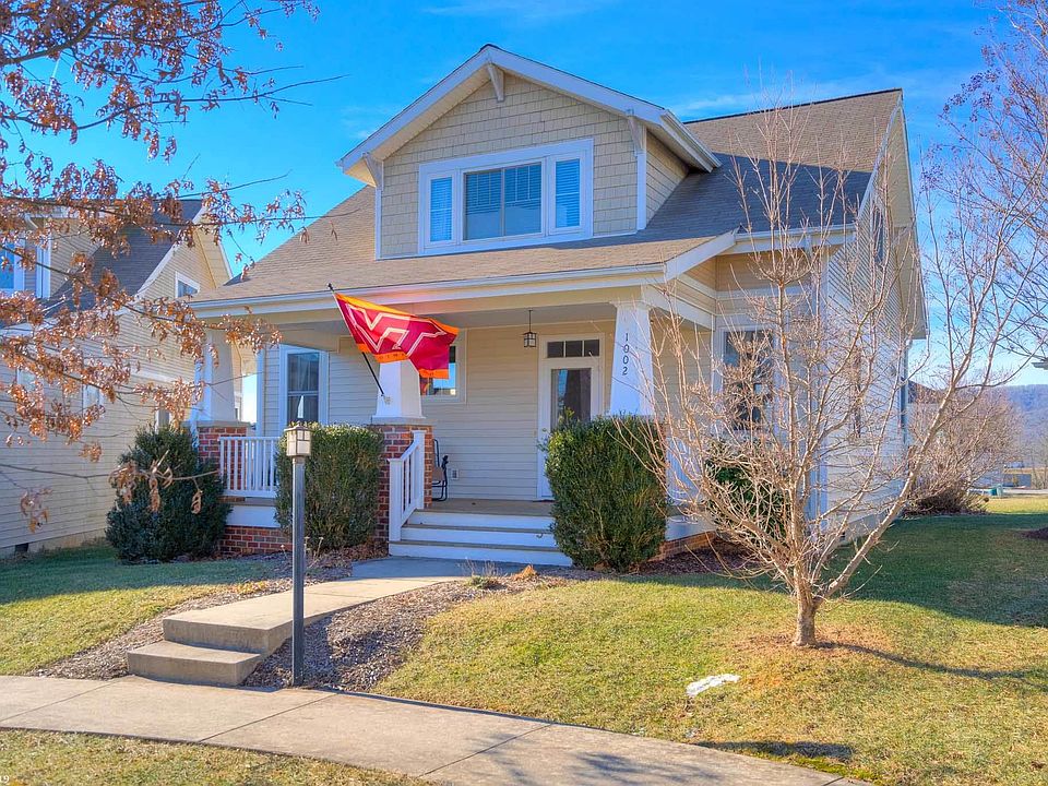 1st image of 1002 Village Way N #N