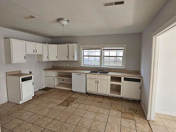 4th image of 707 4th Ave