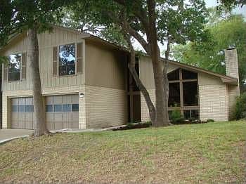 2nd image of 3914 Trailwood Dr