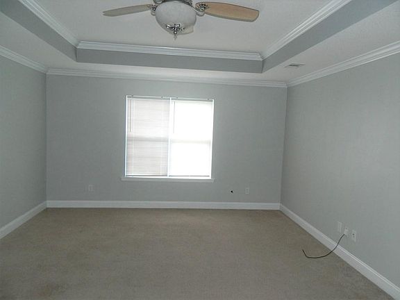 2nd image of 3659 Linden Cir