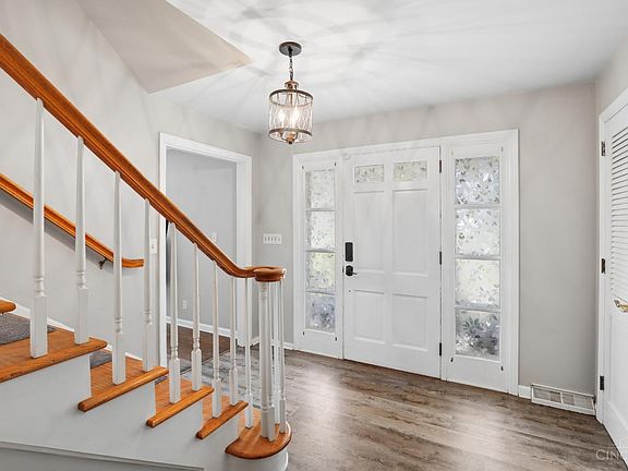 5th image of 111 Beacon Hill Dr