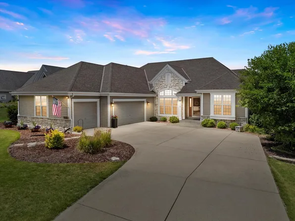 1908 Deer PATH, Waukesha, WI 53189