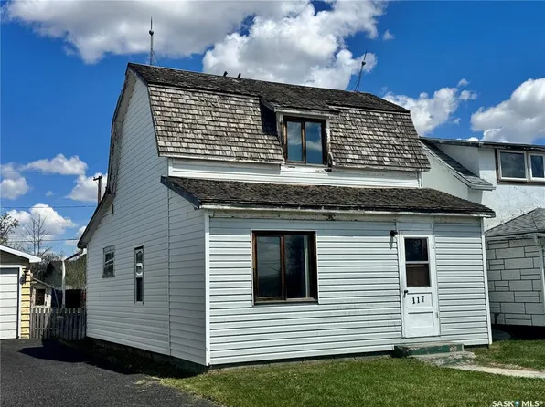 117 2nd AVENUE E, Biggar, SK S0K 0M0