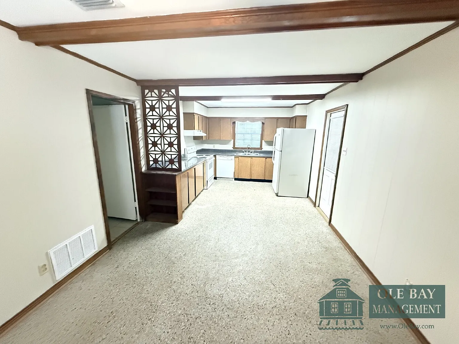 3 bed, 1.5 bath, $1,275 — Photo 2