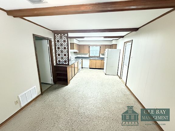 2nd image of 320 Syracuse St