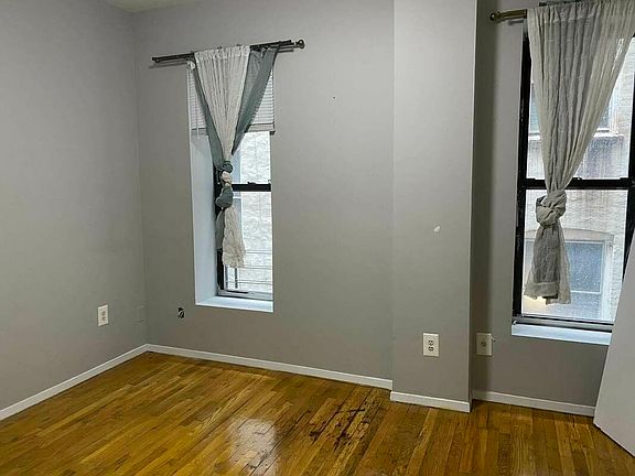 5th image of 122 E 103rd St APT 6