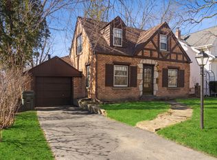722 Highland Ave, Barrington, IL