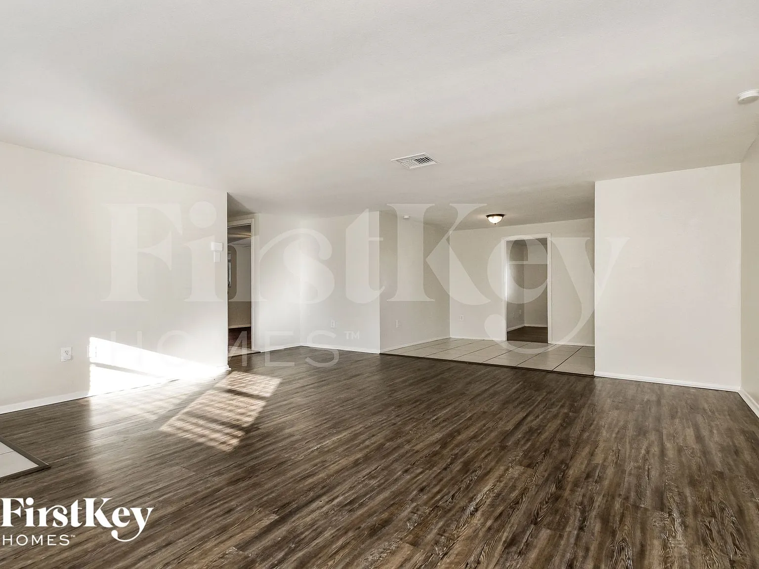 3 bed, 2.0 bath, 1344 sqft, $2,060 — Photo 4