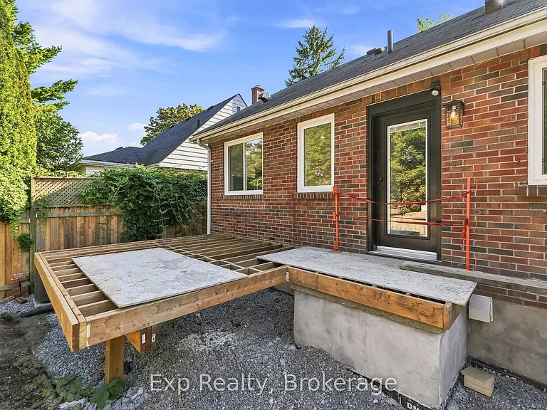372 Major St #B — Photo 30