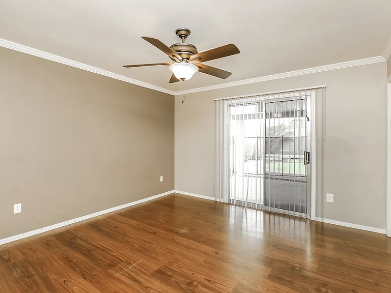 6332 W Laredo St — Photo 8