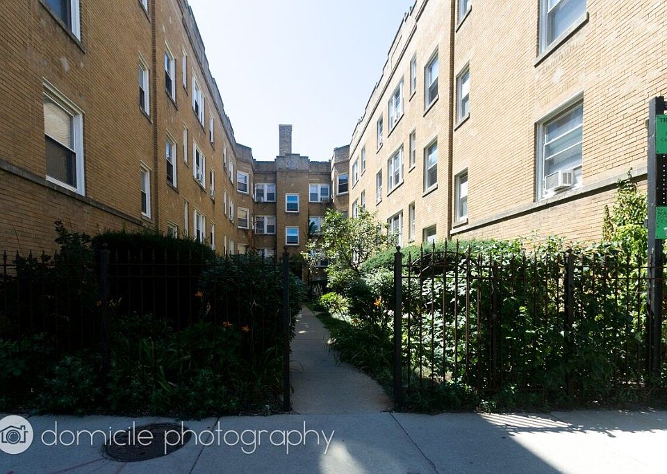 1st image of 2557 W Montrose Ave APT 1B