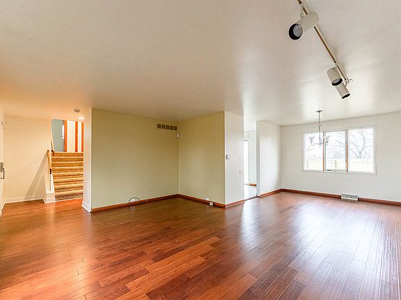 3rd image of 523 S Harper Ave