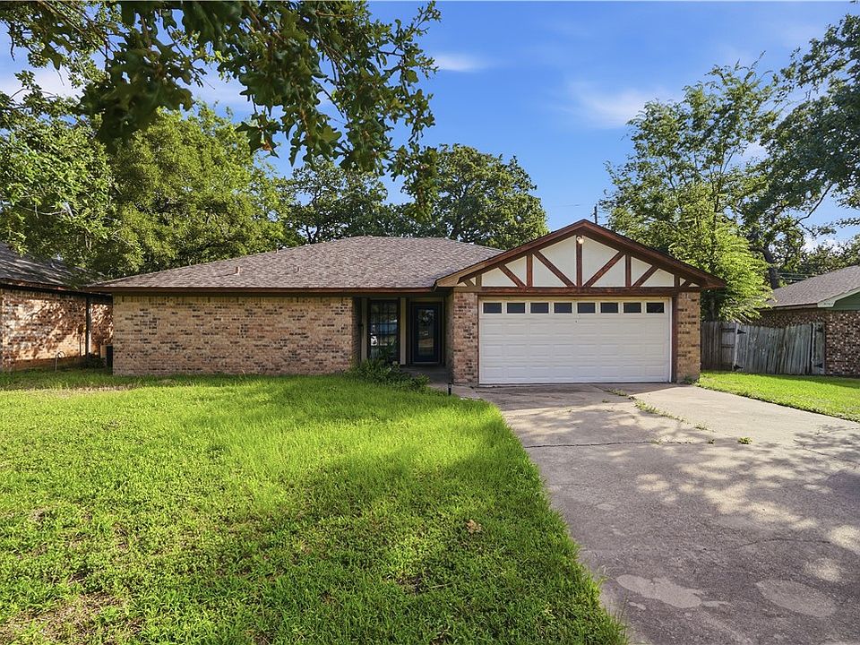 1st image of 2907 Forestwood Dr