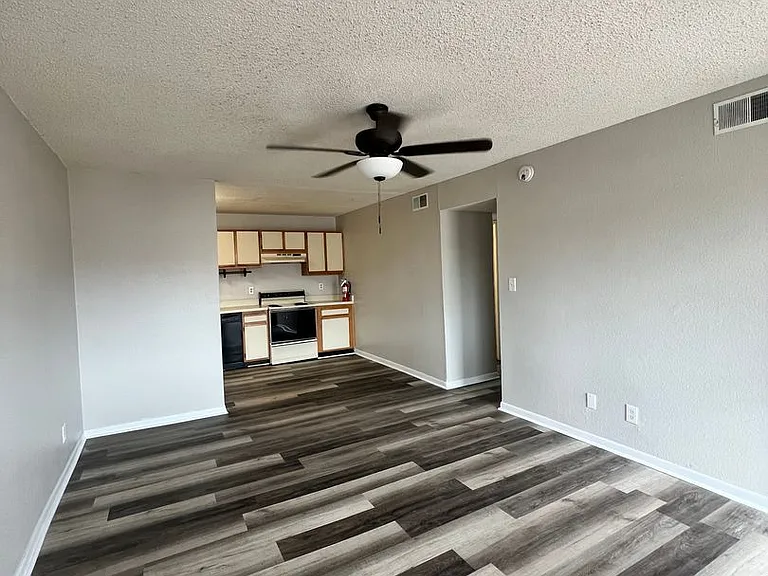 403 Hayden Rd #218 — Photo 4