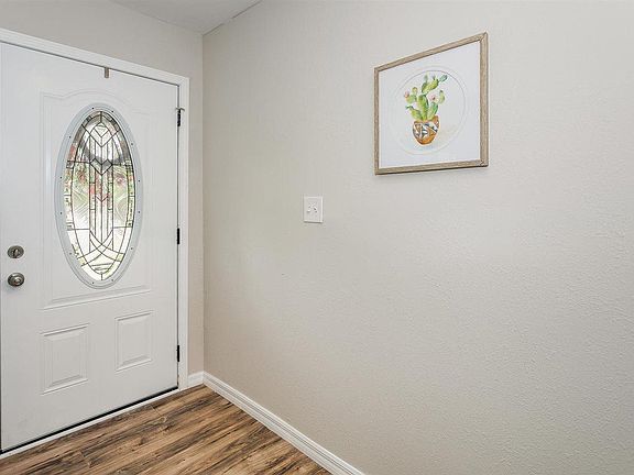 3rd image of 3925 Cherry Laurel Dr