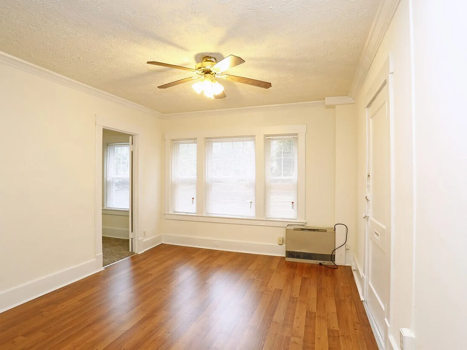Landmark Square Apartments — Photo 3
