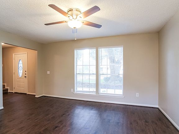 5th image of 2305 Parkview Dr
