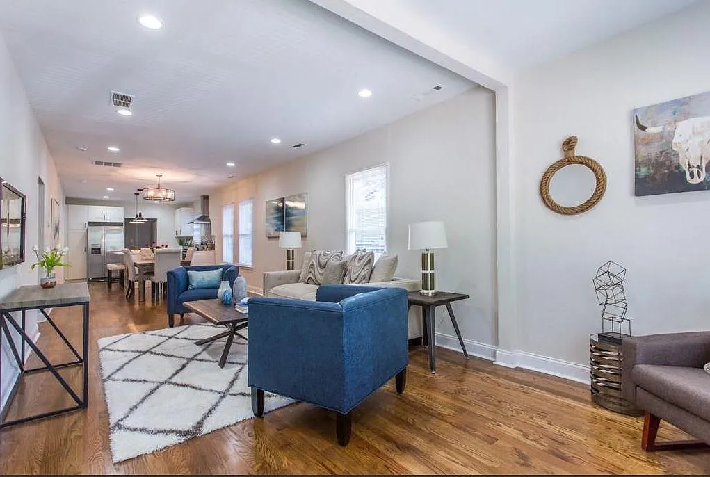 3 bed, 1250 sqft, $2,425 — Photo 3