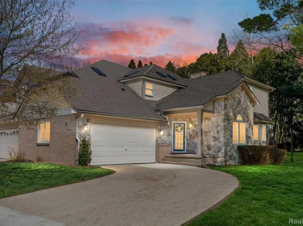 2027 Preserve Cir E, Canton, MI 48188