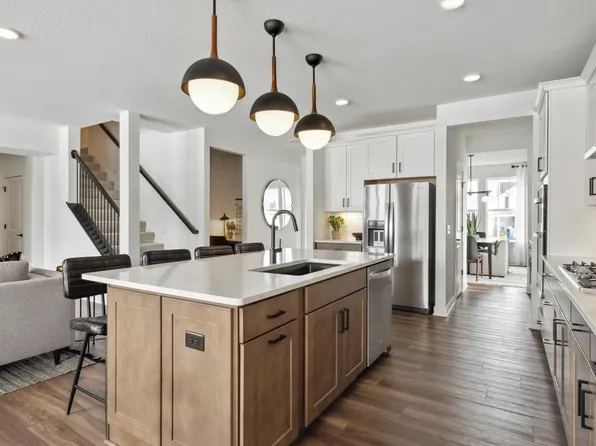 12651 Garden Meadow Ln, Rogers, MN 55374