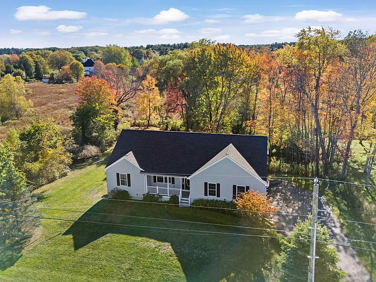 22 Maple Rd — Photo 3