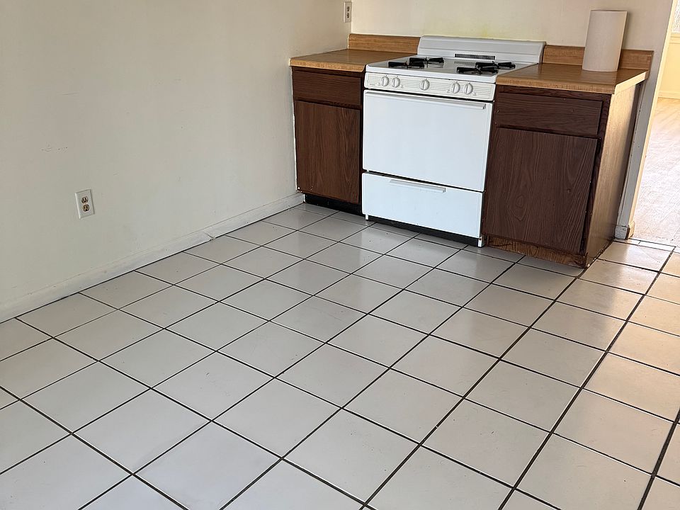 1st image of 5838 Creekview Ct W APT B