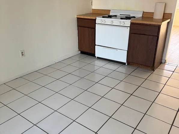 5838 Creekview Ct W APT B, Portage, IN 46368