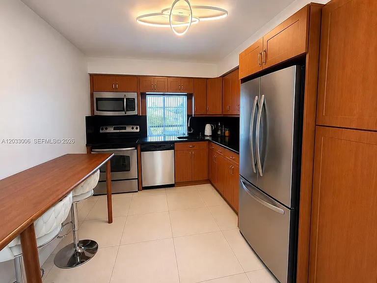 1000 Parkview Dr #415 — Photo 12
