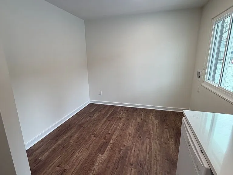 1530 Genessee Ave — Photo 4