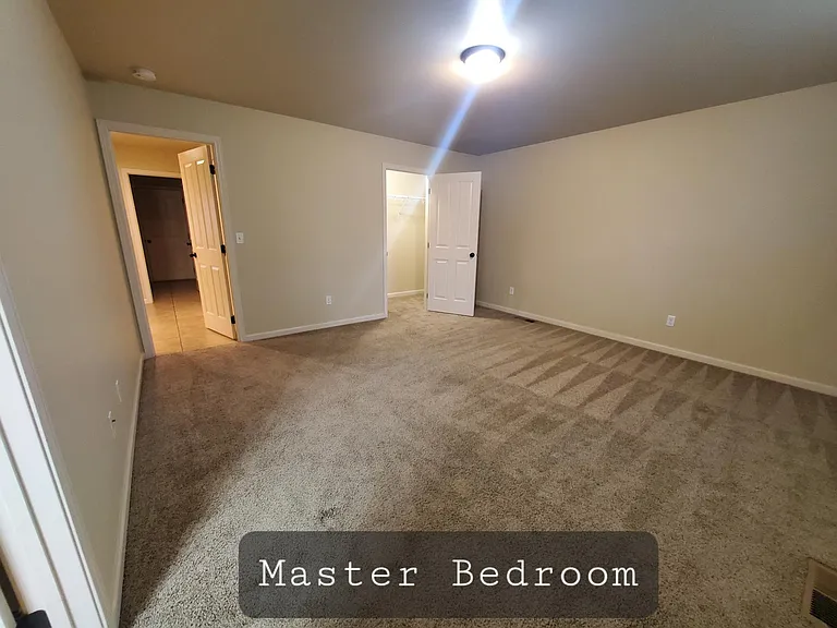 2403 N Water St — Photo 7