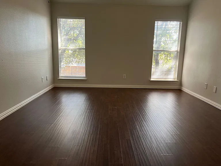 1400 Clear Creek Dr — Photo 13