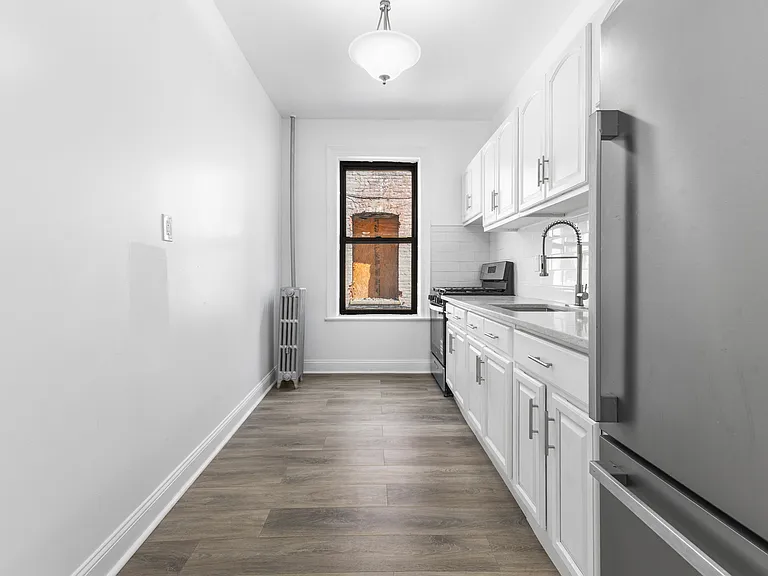 84 E 55th St #1R — Photo 6