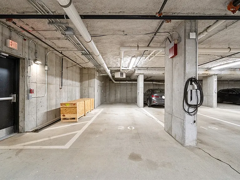 68 Los Angeles St #Penthouse 6 — Photo 17