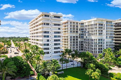 8911 Collins Ave Photo 1