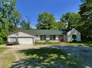 12339 N Fenton Rd, Fenton, MI 48430