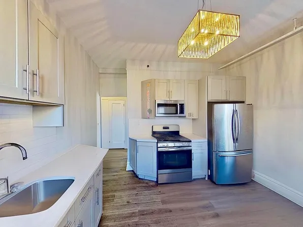 5519 Metropolitan Ave, Ridgewood, NY 11385