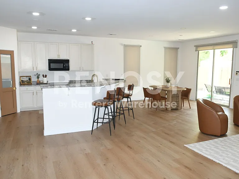 10413 W Roanoke Ave — Photo 5