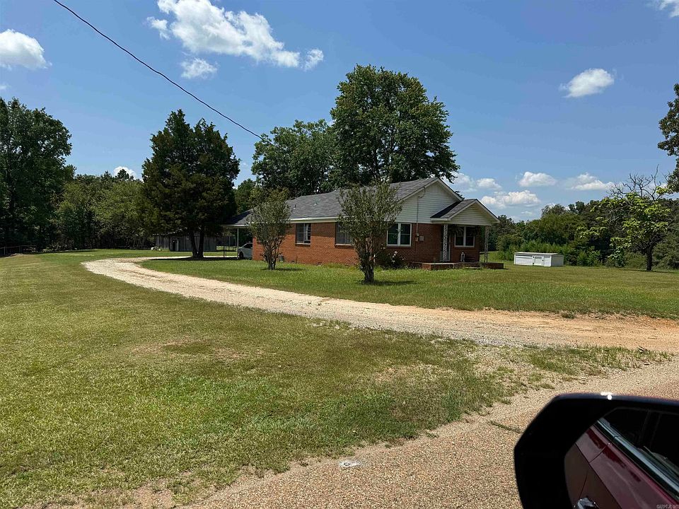 2nd image of 3586 Dyer St
