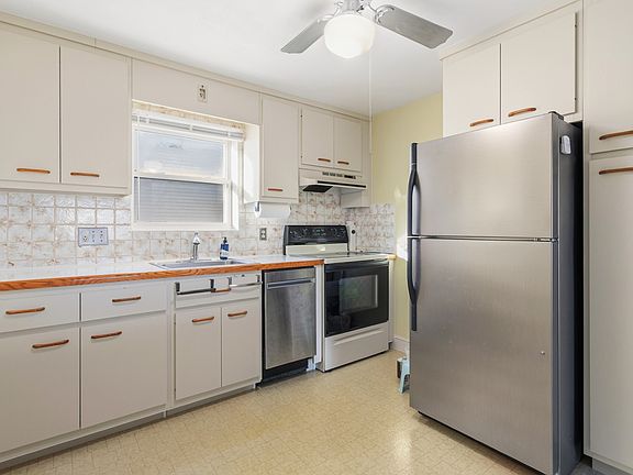 5th image of 36 Essex St APT 5