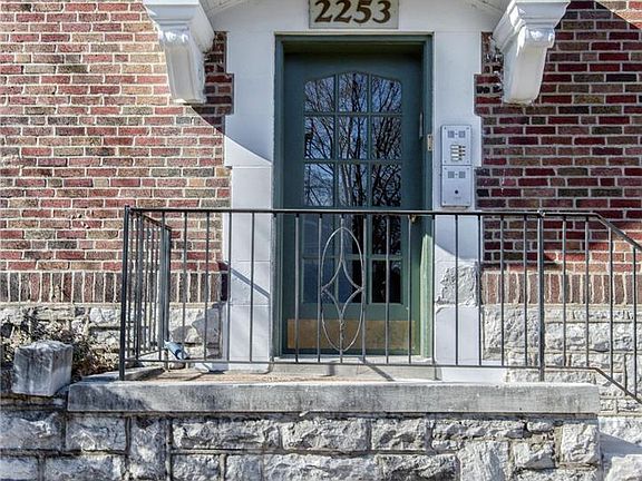2nd image of 2253 Klemm St APT B