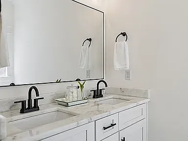3 bed, 2.5 bath, 2446 sqft, $3,300 — Photo 2