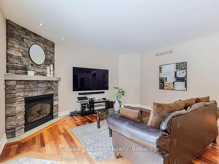 1530 Lords Manor Ln — Photo 8
